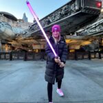 Justine Ezarik Instagram - Spinning these Disney sabers is terrifying because they are so heavy and definitely NOT meant to be dropped.. especially on concrete 🫣😂 had a very fun day at Disney! I could have spent the entire day in Star Wars land!