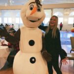 Justine Ezarik Instagram - NGL this breakfast with Santa was pretty epic hahaha. Great buffet, the grinch, Olaf AND Santa a magic show and free tickets to ice skate!!! Will go back to skate another day bc we got sleepy after the meal and activities.