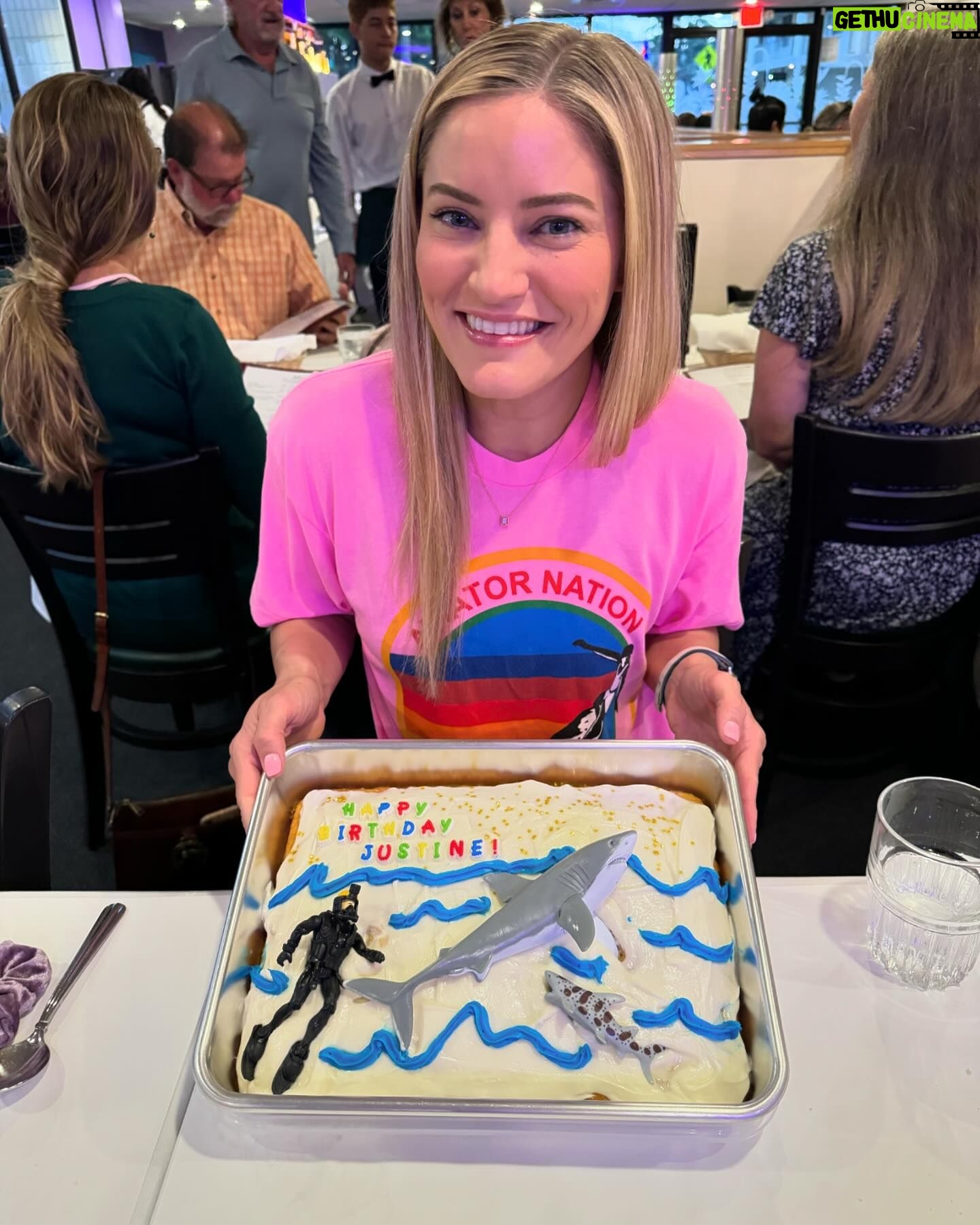 Justine Ezarik Instagram - That’s a wrap on Hawaii bday 🤗 had the best time getting advanced open water certified, wrecking my body with excessive jiu jitsu, eating so much good food and making new friends! 💕 Thanks to everyone who made it so special!