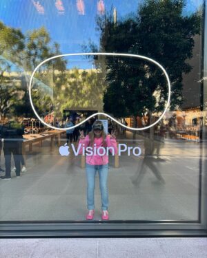 Justine Ezarik Instagram - Vision Pro launch at The Grove !