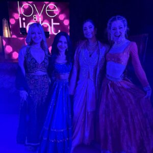 Justine Ezarik Instagram - Had so much fun at @lilly’s Love and Light Diwali party! What an amazing night!! 🩷🩷

💃🏼 @saripalace