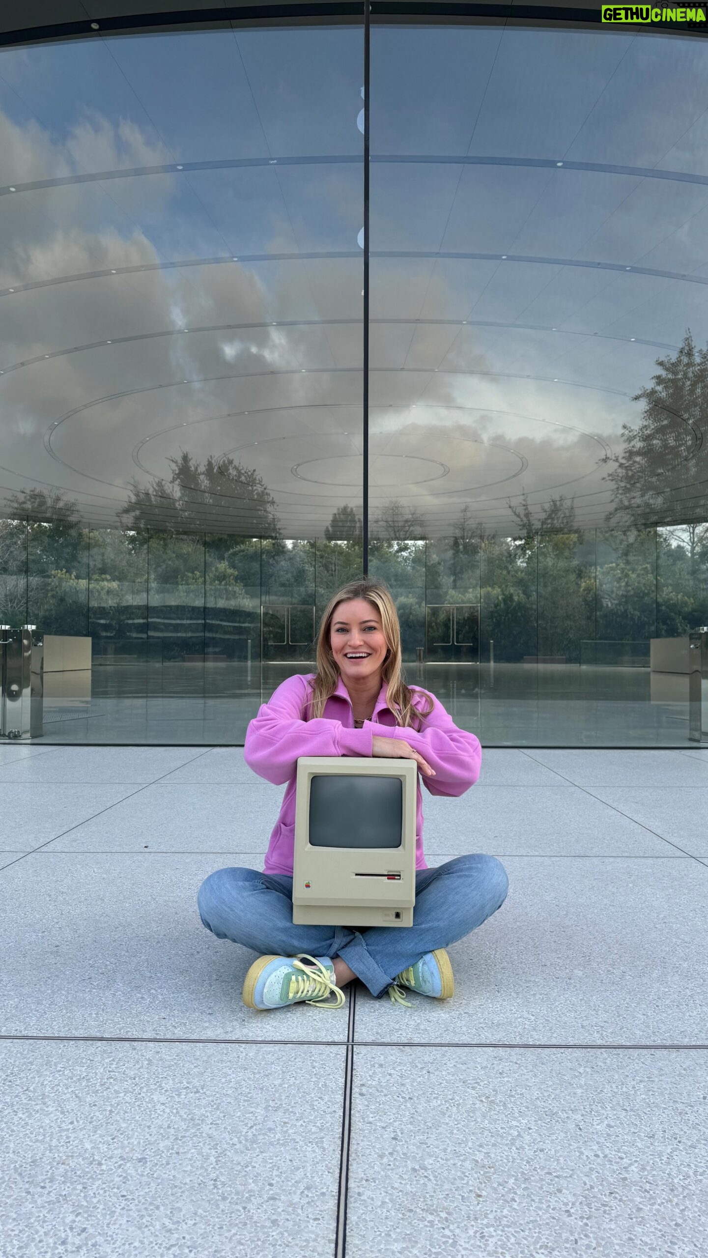 Justine Ezarik Instagram - To celebrate the Mac’s 40th anniversary, I decided to take my original 1984 Mac to its homeland!! It’s wild to think everything that Apple is now, wasn’t even around back then. So amazing to have seen this history unfold in my lifetime. Thanks to all the strangers in the airport who were kind enough to help me film this AND the @southwestair pilot who let us sit in the cockpit (he also took the photos and videos too 😂) I think we’ve all seen this beautiful beige box before but maybe we’ve never thought of its actual significance? It’s truly hard to top what this launch did for personal computing 40 years ago on January 24th, 1984.. the day the Mac was introduced to the world. PS. I was also introduced into the world a few months later hehe. #Mac40