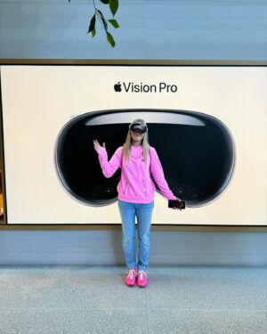 Justine Ezarik Instagram - Vision Pro launch at The Grove !