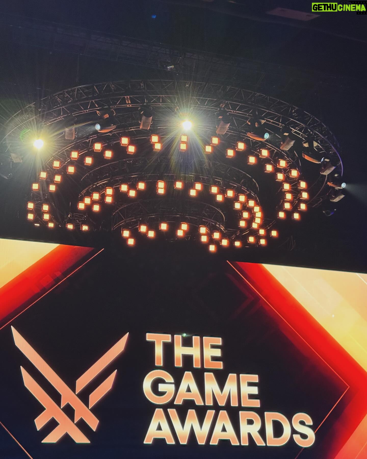 Justine Ezarik Instagram - Excited to be at the 10th @thegameawards!! Such an incredible show, congrats @geoffkeighley and all the winners! What’s been your favorite game this year?! 🎮