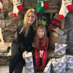 Justine Ezarik Instagram - Pre-Christmas festivities! Cookies, shopping and some early gifts for the child 🎄