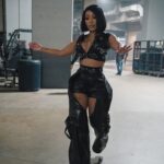 K. Michelle Instagram - Toughen up, life’s cold. My advice 2ya is wear a bubble coat🌻🫶🏽 @puddintheoutlaw