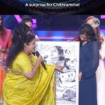 K. S. Chithra Instagram – Our 12 contestants came together to gift Chithramma 12 roses and a beautifully painted canvas for her birthday. 🥹🎈Let’s hear from her on the significance behind each image! ✨🎨

Brace yourself for a melodic journey like never before in #YaarAnthaStar2024 now on mewatch 🎶. go.mediacorp.sg/YaarAnthaStar2024_EP8

#mediacorpYaarAnthaStar2024