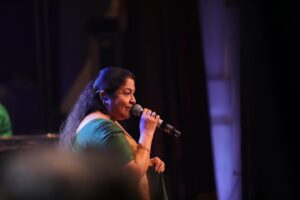 K. S. Chithra Instagram - Every morning feels like a gift when we think of K S Chithra Ji and the blissful memories from that unforgettable night! ❤️🎶 

PC- @oodday_jadhav 

#ChithraMagic #MorningBliss #MusicMemories