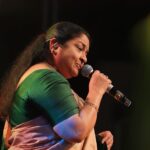 K. S. Chithra Instagram - Every morning feels like a gift when we think of K S Chithra Ji and the blissful memories from that unforgettable night! ❤️🎶 PC- @oodday_jadhav #ChithraMagic #MorningBliss #MusicMemories