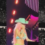 KAROL G Instagram – Argentina 🤍🇦🇷 No nos llovió, nos hizo una Luna increíble✨ cantamos por primera vez Gato Malo con La reina @nathypeluso Bailamos y cantamos como si fuera la última noche de nuestras vidas y cómo esa , ME REGALASTE 2 NOCHES 🥹 TE VOY A EXTRAÑAR!!!!