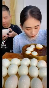 K Brosas Instagram - ewan din sa mga nakikita ko sa tiktok lol! 😅😳😜