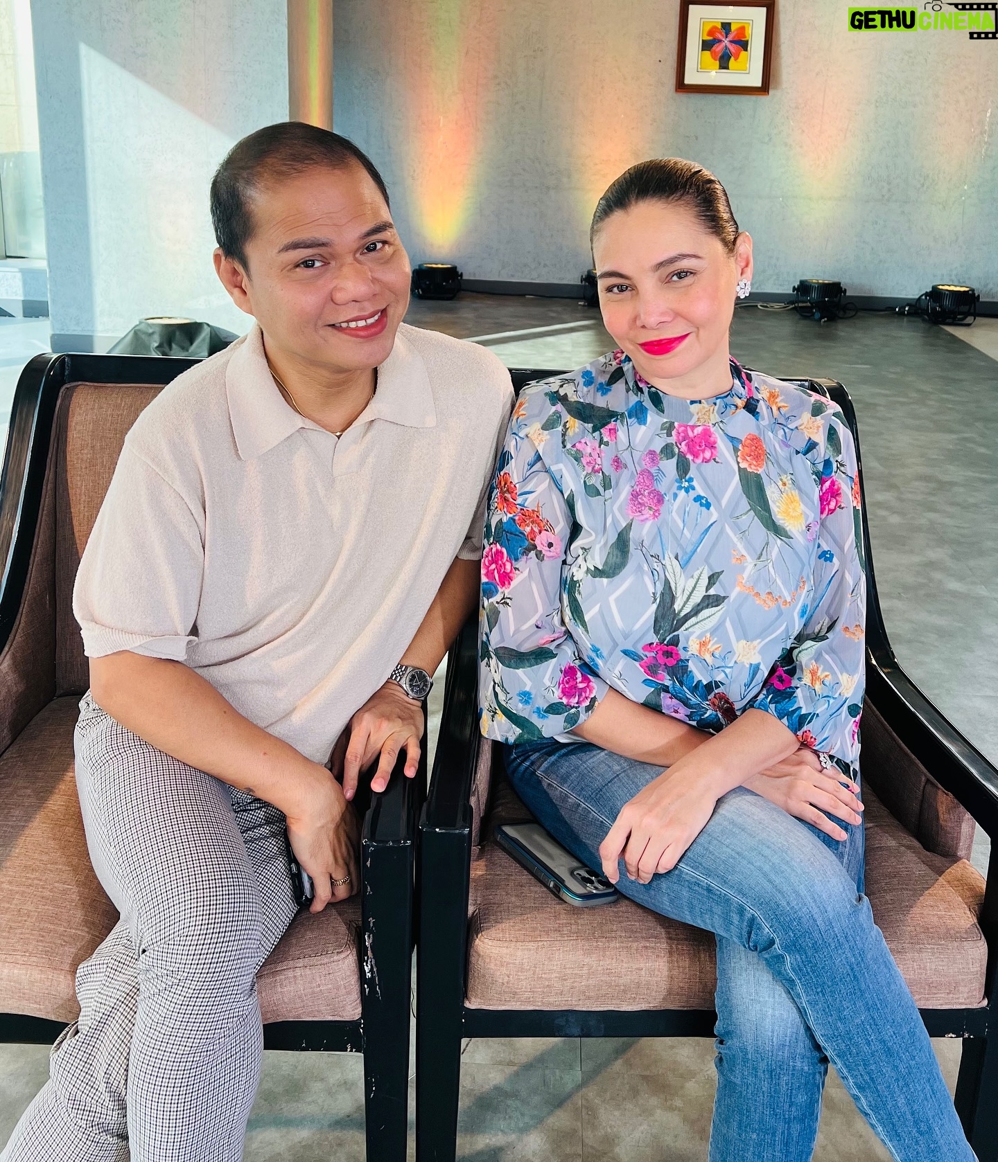 K Brosas Instagram - “Naririnig ka ni pooh ngayon” hehe.. done na sa interview keme namin… abangan.. lablablab! @pooh_tik 😅🥰