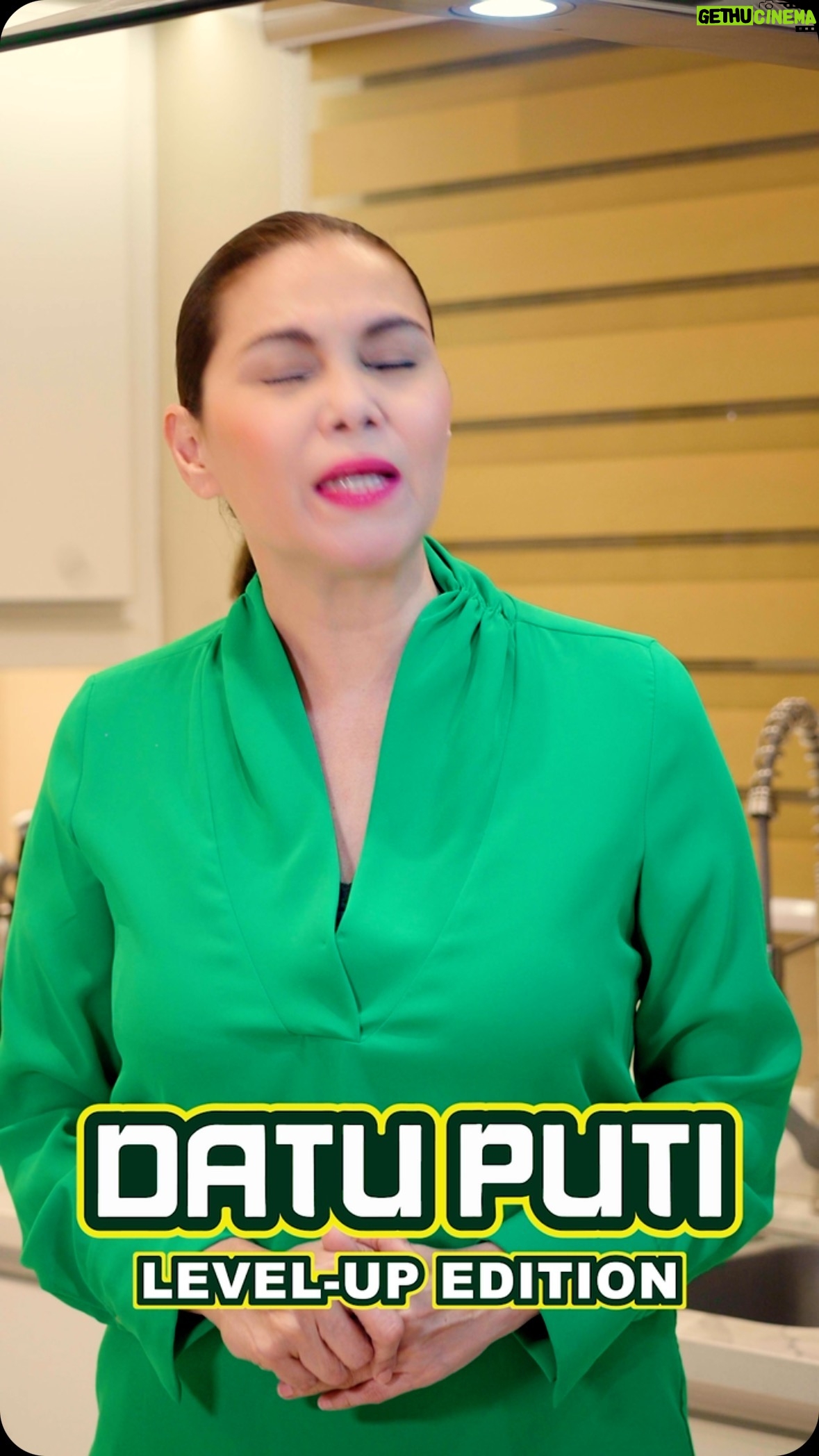 K Brosas Instagram - Mga te! Tara na at mag level up tayo ng foodtrip with #DatuPuti Soy Sauce! For today’s video, ile-level up natin ang simpleng piniritong isda a la #SaucyManongFish Ganon! #DatuPutiTips @nutriasiainc