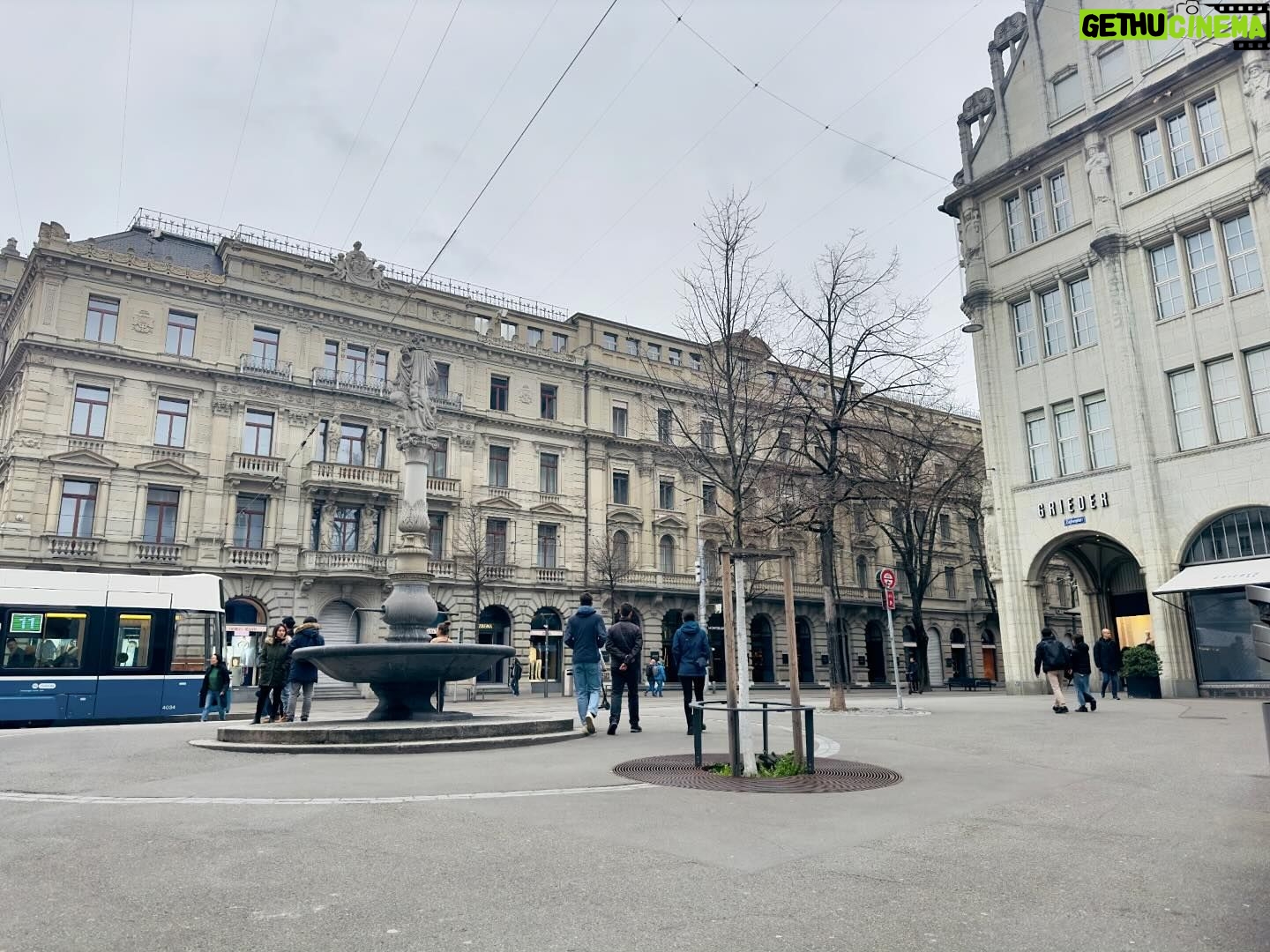 K Brosas Instagram - Zurich city walk galore at lake cruise tour! ang ganda!! na haggard na naman kaka lakad syet pero worth it! lablablab! #galawgalawbagopumanaw #solotraveler #BucketList #switzerland🇨🇠🥰😅