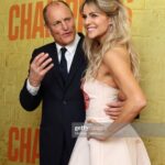 Kaitlin Olson Instagram - I think this guy was trying to distract me but I was insanely focused on good angles. Nice try, stranger. @championsthefilm @focusfeatures @hair_by_abbyroll @rhondaspiesstylist Dress @moniquelhuillier Shoes @sam_eledman Jewlery @levian_jewelry, @kallatijewelry, @shayjewelry