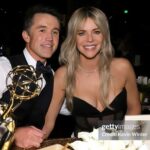 Kaitlin Olson Instagram - 75th annual Emmy Awards! We were happy to wait 75 years to be invited into the building. Congratulations to @robmcelhenney on his big @wrexhamfx wins and also for being very handsome. Hair: @hairbyabbyroll Makeup: @theadorable1 styling: @rhondaspiesstylist @laurabasci Dress @monotofficial Jewlery @nicolerosejewelry, @xivkarats, @dena_kemp, @zydoitaly Clutch @rodofirenze Shoes @larroude