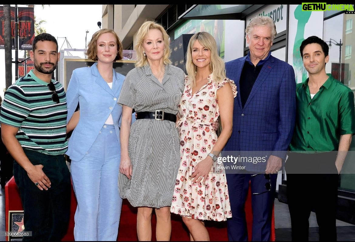 Kaitlin Olson Instagram - My friend @realjeansmart got her very own star on the Hollywood Walk of Fame today and I can’t think of anyone more deserving. I love you, Jean. You’ve had a hell of a year…the very best and the absolute worst…and the grace with which you’ve navigated it all is pretty astounding. Congratulations, you absolute force. I’m proud to pretend to be your daughter. 💥♥️♥️ #hacksonhbomax