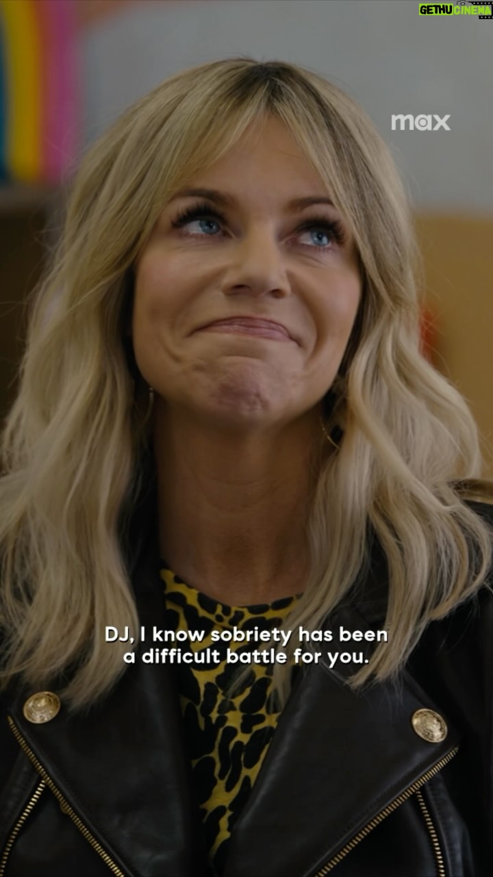 Kaitlin Olson Instagram - I love this show and I love this episode ♥️ @hacks Tonight!! #whatacunt