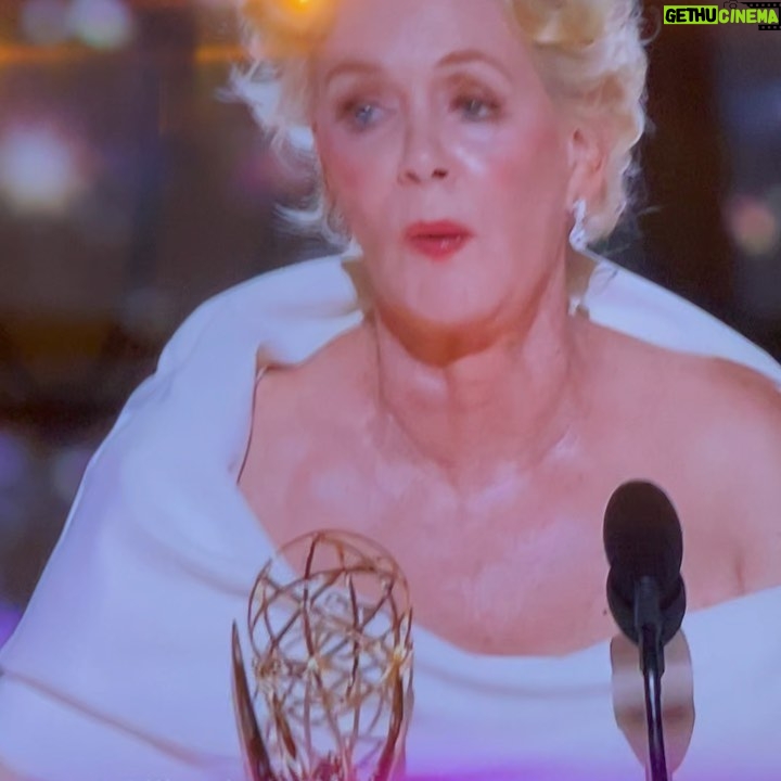 Kaitlin Olson Instagram - Congratulations to @realjeansmart on her @emmy win for @hacks on @hbomax !! Brilliant, hilarious…and as is evidenced by the second slide….devastatingly insightful. ♥️♥️♥️