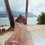 Kaitlyn Dever Instagram - beach 🥲