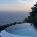 Kaitlyn Dever Instagram – 🌊🫐🍞🐋💫🌳🏕️👯‍♀️