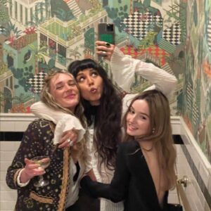 Kaitlyn Dever Instagram - winter 🤍