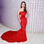 Kaitlyn Dever Instagram - Thank you @voguemagazine and @metmuseum! Thank you @michaelkors for inviting me to my first met …it was an incredible night x