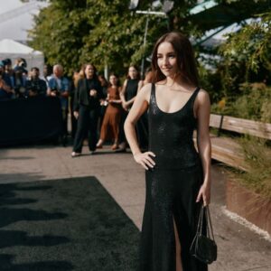 Kaitlyn Dever Instagram - Thank you @michaelkors for having me !