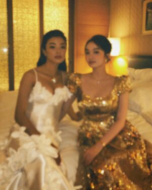Kaity Nguyễn Instagram - In my own world ❤️

LHP Quốc tế TP.HCM (HIFF) 2024 hiện đang diễn ra từ 6-13/4. Mọi người hãy đón xem và theo dõi những sự kiện hấp dẫn trong LHP nhé!

#Chopard #ChoparDiamonds #HIFF2024 #KATHouse