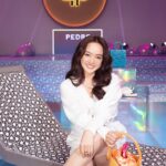 Kaity Nguyễn Instagram - 𝐀 𝐒𝐮𝐦𝐦𝐞𝐫 𝐒𝐨𝐢𝐫𝐞𝐞 𝐰𝐢𝐭𝐡 𝐏𝐞𝐝𝐫𝐨 🌈 Congratulations on the new collection @pedroshoes_official @pedroshoes_vietnam