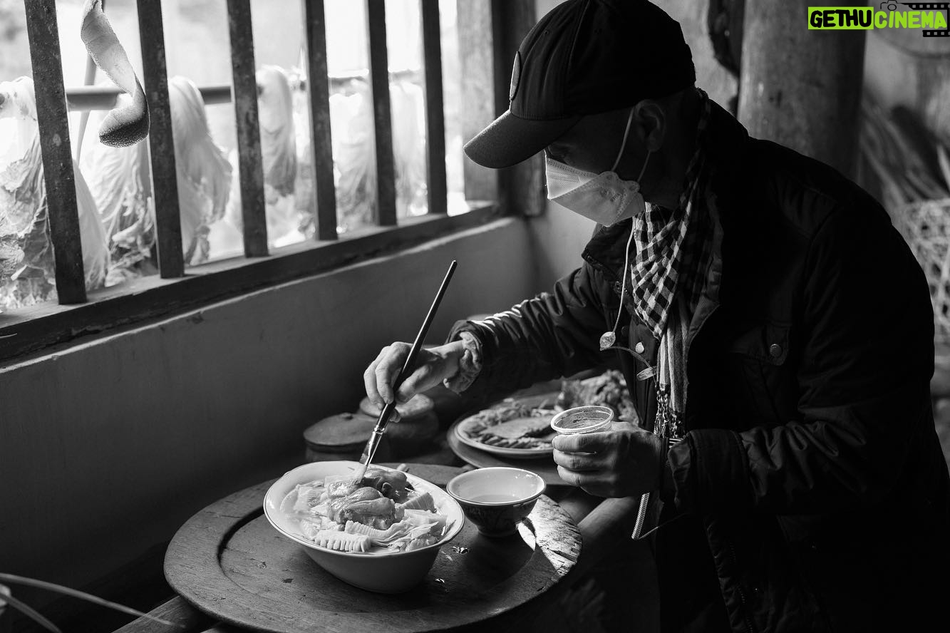 Kaity Nguyễn Instagram - Mợ 3 vào bếp bắt con cua 🦀 #NVCC #onset