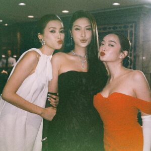 Kaity Nguyễn Instagram - Do I look okay ? ☺️
by @hainguyenstudio