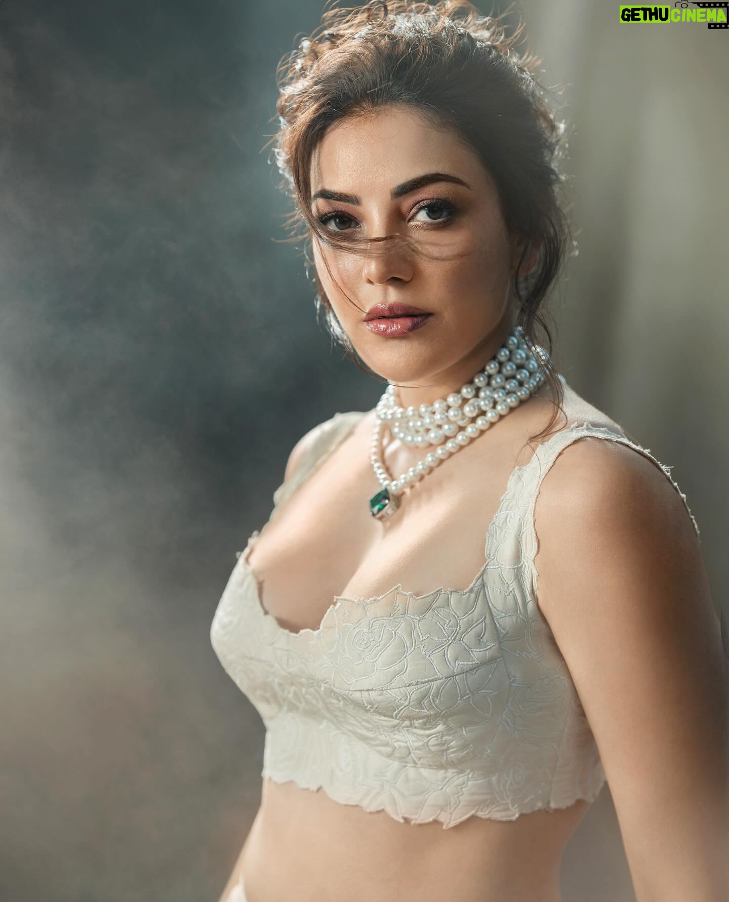 Kajal Aggarwal Instagram - 🕊️ Styling : @archamehta @smriti.schauhan Outfit : @aikeyah Footwear : @stevemaddenindia Jewellery : @anaqajewels Makeup : @deepabambhaniya08 Hair : @kalwon_beauty Shot by : @photosbymaran Team : @vidhigala @umayal