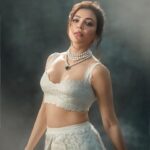 Kajal Aggarwal Instagram - 🕊️ Styling : @archamehta @smriti.schauhan Outfit : @aikeyah Footwear : @stevemaddenindia Jewellery : @anaqajewels Makeup : @deepabambhaniya08 Hair : @kalwon_beauty Shot by : @photosbymaran Team : @vidhigala @umayal