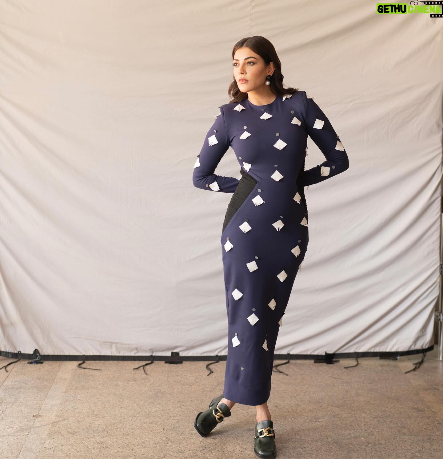 Kajal Aggarwal Instagram - Styling - @archamehta Outfit - @sameermadan_official Jewellery - @ishhaara Shoes - @theater.xyz Styling Team - @vidhigala @rashmi_angara Makeup - @vishalcharanmakeuphair Hair - @swapnilkashid_ Photographer - @kannasrihari