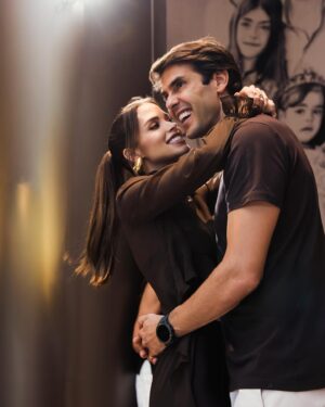Kaká Instagram - Feliz aniversário amor da minha vida! Pai das minhas meninas, homem que sempre sonhei, meu parceiro, melhor amigo, minha paixão! Vc sabe o quanto sou louca por vc, te amo e quero te ver sempre com esse sorriso que ilumina tudo! Parabéns e que Deus seja sempre o seu norte! Te amamos infinito e temos muito orgulho de vc! ❤️‍🔥

Fotos @funkidsfotografia