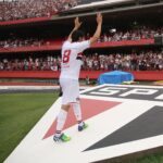 Kaká Instagram - 🥳 @KAKA completa 4️⃣2️⃣ anos hoje! 🥳 Craque revelado no clube, o meia fez 155 jogos e 51 gols pelo Tricolor, além de ajudar na conquista do título do Rio-São Paulo de 2001. Felicidades! 🎂 #VamosSãoPaulo 🇾🇪