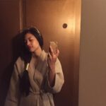 Kali Hawk Instagram – 😚Time for bed, 🙆🏽but not without my simple #halo ✨ @CorneliaWebbJewellery #hair #jewelry #Goodnight #iSleepWithJewelry #iDontCare #EveryoneShouldDoIt 😎#YouDreamBetterThatWay #TyrannosaurusRexHandInFullEffectAwwYeah 🖐🏽📲