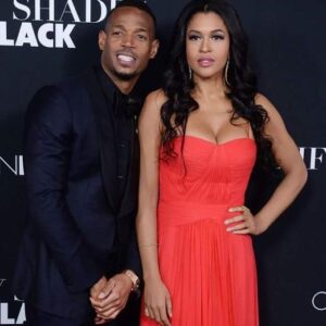 Kali Hawk Instagram - 😎A #tbt from 2016 to compare with my previous post from 2009. 💃🏽7 years later and I still #love a #red dress, 🙄still have that one stray #hair that wants to lay on my boobs... 👧🏽I still love the look of a good #tan but where my tan in the previous post is #natural 😏this pic is all "Tan in a Can" #lol Actually, #makeup is the major difference between this post and the last, because in this pic I have makeup from head to toe 🎨✨🐒I also don't really #smile as much for #redcarpet photos because the #flashbulbs are so bright 🙈and the cameras are so #hiDef you end up seeing all the way back to where your jaw hinges together 👀and it's just too much lol Some people have really mastered the #art of the red carpet smile tho. 🤓At least all my real #life smiles are good lol 🙋🏽Shout out to @MarlonWayans whose new #movie is premiering at a festival this wknd 🎬✨I get so many messages from people who loved our #FiftyShades parody, I know people will #enjoy his new #comedy even more! 💓