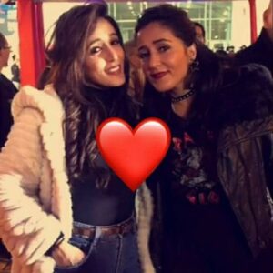 Kalila Bounaylat Instagram - بمناسبة اليوم العالمي للاخت 
اختي هيا اختي ، هيا صديقتي ، هيا كل شي فحياتي ، رفيقتي وكاتمة اسراري ، معايا ملي كنبكي وملي كنفرح ، كتبغيني كتر من راسها ، الله يخليك ليا ويطول فعمرك يا ربي، 
دمنة انت  القلب ❤
#اليوم_العالمي_للاخت#