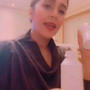 Kalila Bounaylat Instagram - مساء الخير بغيت نتشارك معاكم واحد المعقم ساهل فمتناول الجميع  ولي عندو شي فكرة اخرى يتشاركها معانا ♥️ وماتنساوش غسلو يديكوم بالصابون فأي وقت وماتخرجوش من الدار، هادشي فقط فاطار تبادل المعلومات ولي عندو شي افادة نتبادلوها جميع 🙏