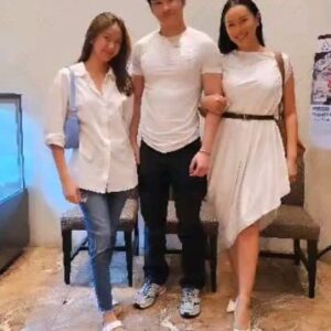Kalina Ocktaranny Instagram - Best i ever had. 🤗❤️ @azkacorbuzier @berlianasz #XmasDinner ☃️ #3ofUs ❤️❤️❤️