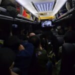 Kalina Ocktaranny Instagram - Hiburan malam didalam bus 🚌🎤🎶 Head back home... Semarang - Jkt 🚌 Bismillah 🤲🏻 ❤️K
