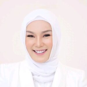 Kalina Ocktaranny Instagram - Taqabbalallahu minna wa minkum, shiyamana wa shiyamakum, kullu ‘amin wa antum bikhair.. 🎉 Selamat Hari Raya Idul Fitri 🎉 Minal aidin wal faidzin 🙏🏻 ❤️ -Kalina Ocktaranny-