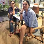 Kalina Ocktaranny Instagram – Banyak cerita..
Banyak tawa..
Banyak rencana ketemu lg sebelum dia pergi…
Movie marathon kita jgn sampe ga jd ya bo @novaelizatime 

❤️K