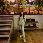 Kalina Ocktaranny Instagram - Aku yg janji mau diet.. Tapi kalah klo ud liat bakso, mie ayam, cilok, cireng, dan temen2mya yg manggil2 buat masuk perutku.. Segala janji diet akhirnya cm jd wacana.. Okesip 😌 #HappySunday ❤️K