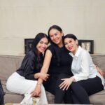 Kalina Ocktaranny Instagram – 3 dara 😁❤️
Sebahagia itu punya sahabat, teman yg saling support.. love ya 🤗

@denadaindonesia 
@anyadwinov