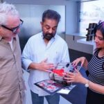 Kamal Haasan Instagram – Met Mr.Alfonso Cuaron my brethren and an offspring from the same mother “cinema “We spoke cinema ,cinema and more cinema .I shared my joy over lunch along with the seasons mangoes and some of my fraternity Mr.Maniratnam ,Mr.A.R.Rahman ,Mr.Ravi K Chandran , Mr. Mahendran, Mr. Narayanan, Ms.Aditi Rao Hydari,Mr.Siddharth and Ms.Amritha .“Alfonso meets Banganapalli “quipped Mr.Siddharth. @alfonsocuaron