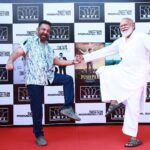 Kamal Haasan Instagram – “அண்ணாத்தை ஆடுறார்”
அபூர்வ சிங்கீதம் , நிகழ்ச்சிக்கு வந்திருந்த திரு. சுந்திரம் மாஸ்டருடன் ஒத்தைகாலில் நின்று ஒரு ஃபோட்டோ எடுத்துக்கொண்டேன்.