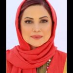 Kamand Amirsoleimani Instagram - روزا وقتی میرم سر کار هنوز تو مسایل شخصی خودم هستم حالا یه روز ناراحتم یه روز عصبانیم یا یه روز سرخوش. اولین کسی که حال و روزمو میبینیه گریموره یعنی باید آدم شانس بیاره یه گریمور خوش اخلاق و حرفه ای و با حال داشته باشه تا سریع بیاد تو فضای کار. یکی از بهترین زمانهای کارم وقتیه که زیر دست ساقی نشستمو با هم پچ پچ میکنیم و میخندیم. ساقی جانم همیشه بدرخشی🌹🌹🌹🌹❤️❤️❤️❤️❤️ @saghi.sohrabmanesh